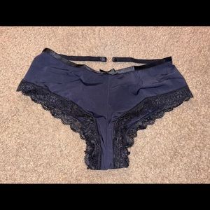 Black Strap Cheekies